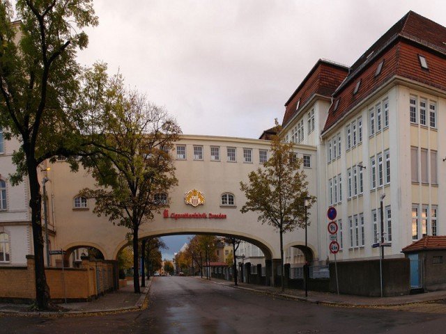 f6 Dresden Cigarette Factory